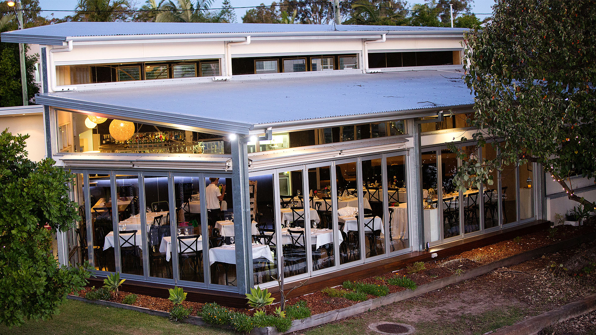 noosa river cruise restaurant